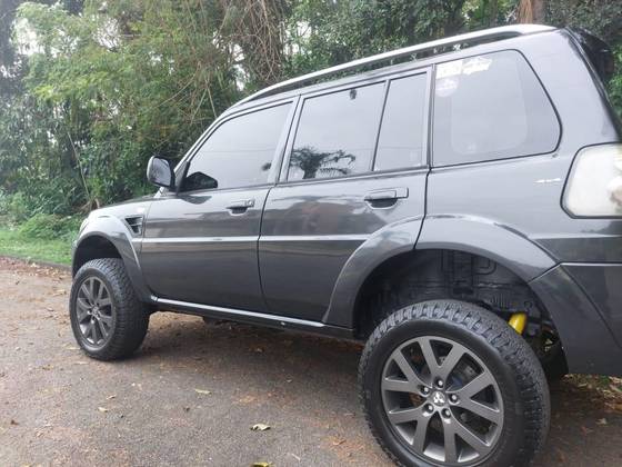 MITSUBISHI PAJERO TR4 2.0 4X4 16V FLEX 4P MANUAL MITSUBISHI PAJERO TR4 2.0 4X4 16V FLEX 4P MANUAL